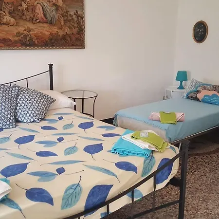 Casa Eugenio Montale Alojamento de Acomodação e Pequeno-almoço *
